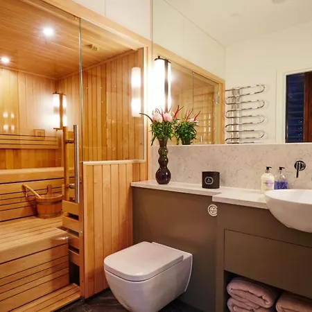 Upea Kaksio Helsingin Sydaemessae *